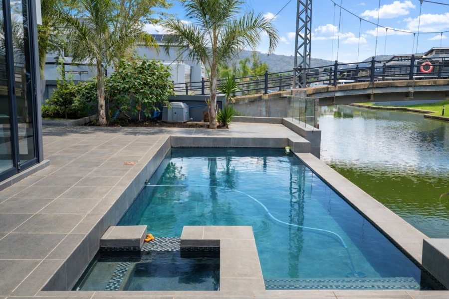 6 Bedroom Property for Sale in The Islands Estates North West